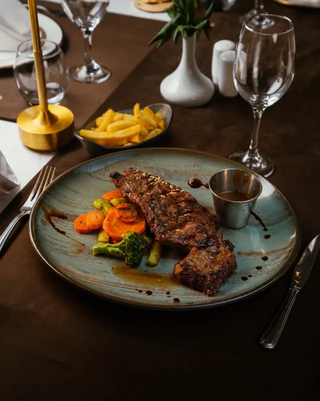 Gegrilltes Zwischenrippensteak (300 g) — El Toro, Agadir